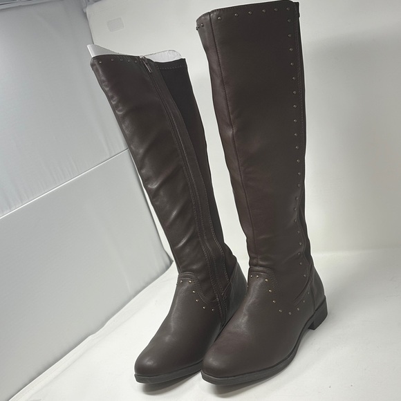new directions Shoes - New directions boots size 7 1/2